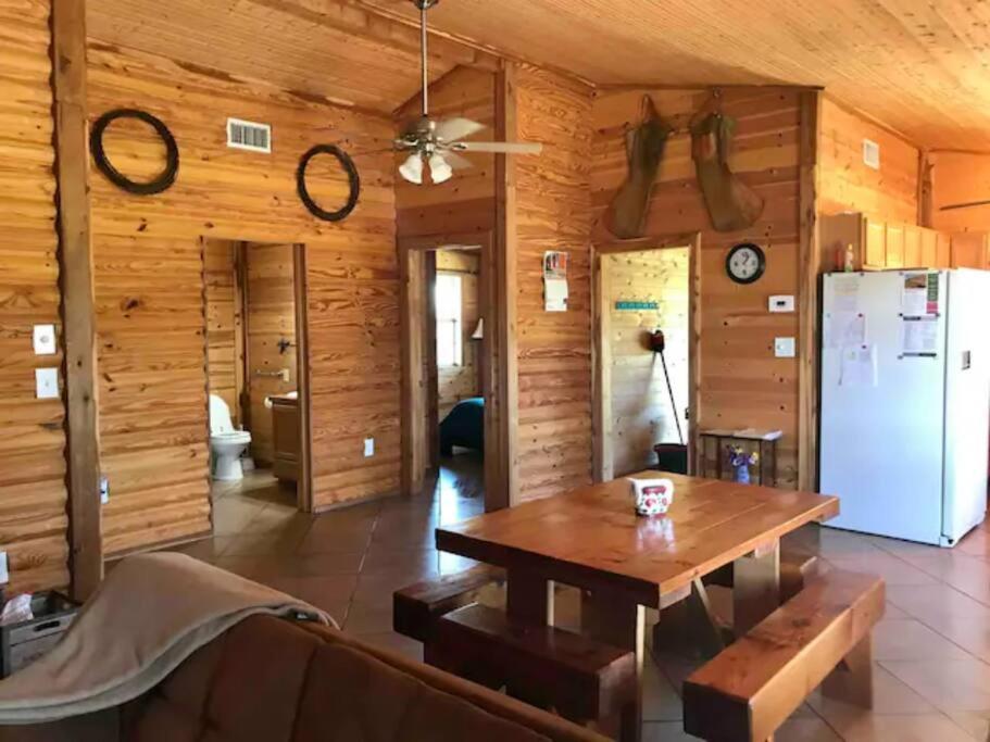 Cottonwood Creek Cabins - Alpine, Tx ภายนอก รูปภาพ