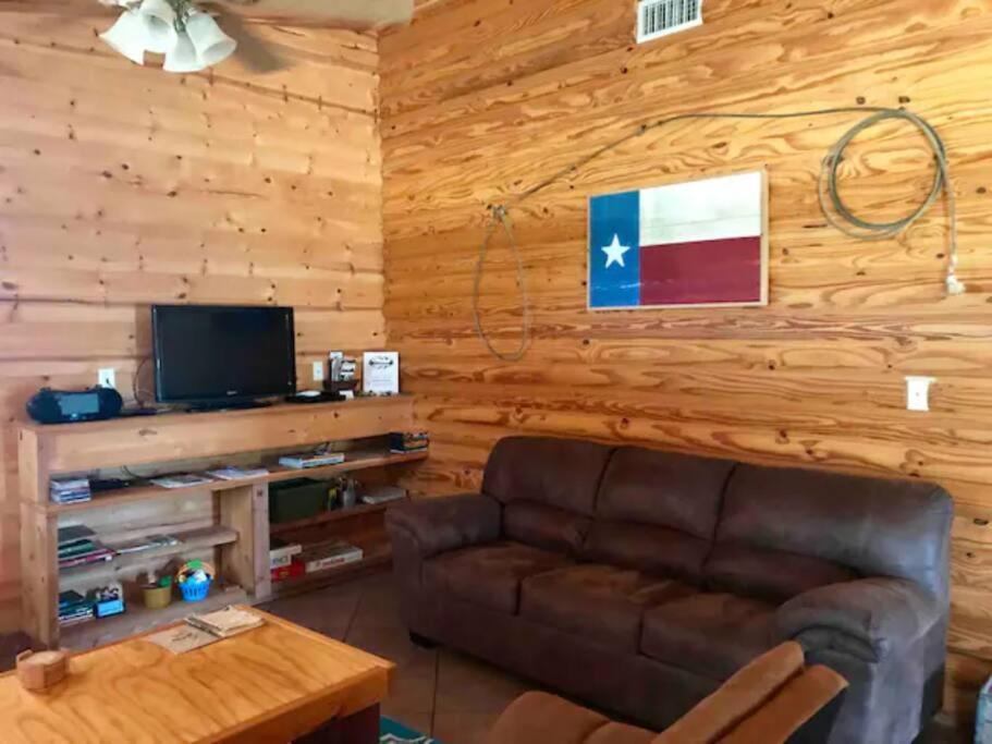 Cottonwood Creek Cabins - Alpine, Tx ภายนอก รูปภาพ