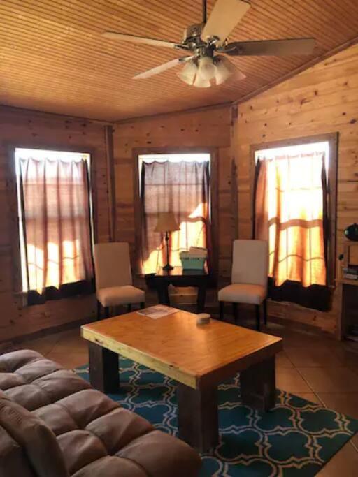 Cottonwood Creek Cabins - Alpine, Tx ภายนอก รูปภาพ