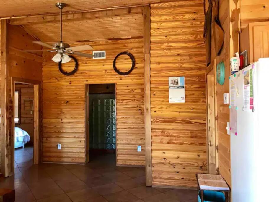 Cottonwood Creek Cabins - Alpine, Tx ภายนอก รูปภาพ