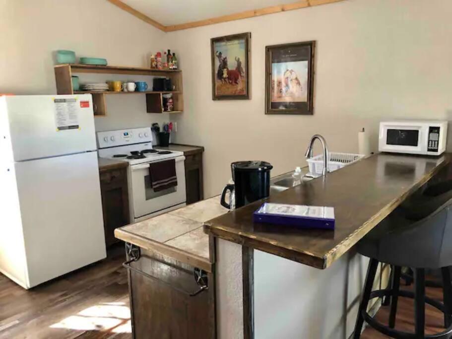 Cottonwood Creek Cabins - Alpine, Tx ภายนอก รูปภาพ
